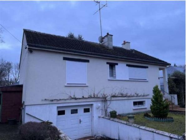 Maison familiale, quartier calme, proche Orléans