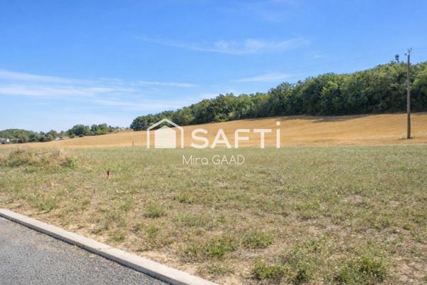 Terrain plat viabilisé 891m2 avec 250m2 constructible