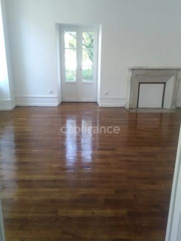 Dpt Nièvre (58), à vendre CORBIGNY Demeure Bourgeoise du 19 ème et rente locative (Investisseur)