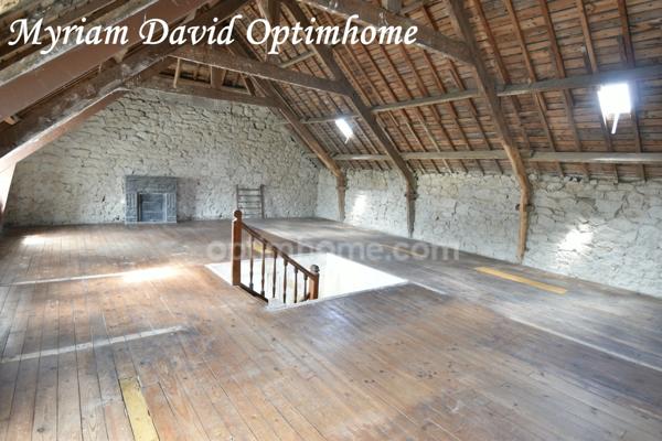 Maison à rénover avec fort potentiel – Jardin – Proche centre de Rostrenen