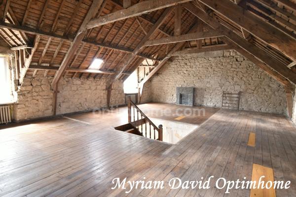 Maison à rénover avec fort potentiel – Jardin – Proche centre de Rostrenen