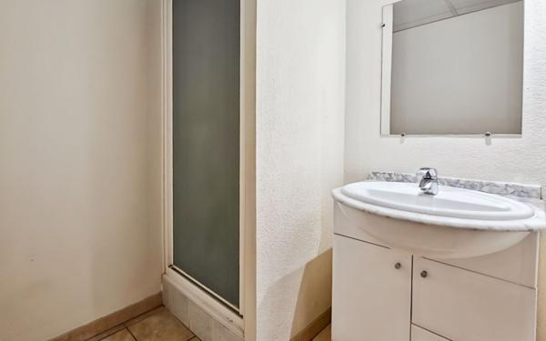 Appartement à vendre    3 pièces • 45 m2 Uzès