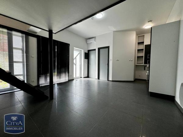 Appartement à louer 1 pièce 28.02m² Maubeuge (59600)