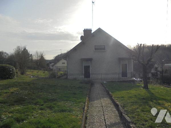 Maison mitoyenne d'un côté avec jardin, 3 chambres.