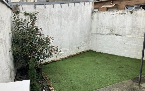 Appartement à louer    1 pièce • 30 m2 Pont-de-Metz