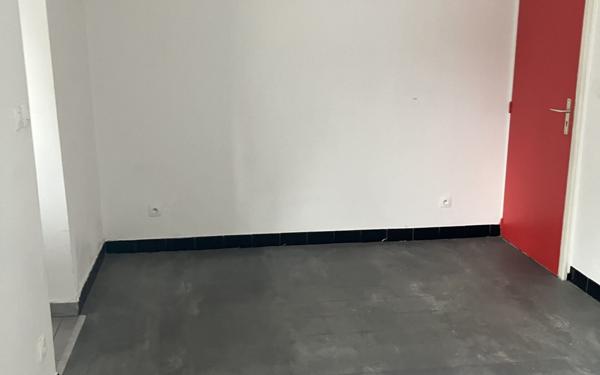 Appartement à louer    1 pièce • 30 m2 Pont-de-Metz