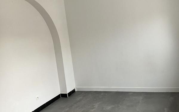 Appartement à louer    1 pièce • 30 m2 Pont-de-Metz