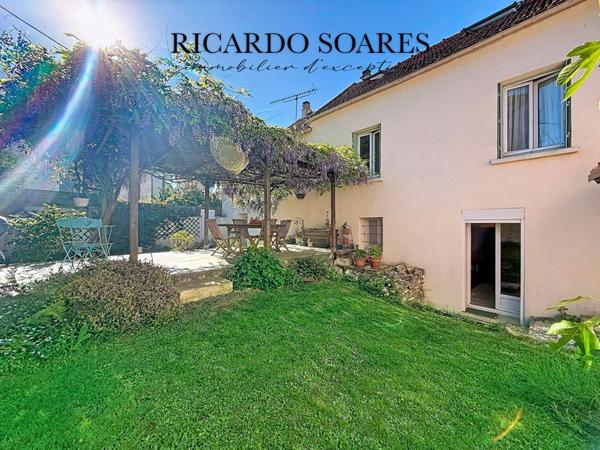 VEMARS 95470 - MAISON DE CARACTÈRE 115m2 AU SOL / 3 CHAMBRES / GARAGE 50m2 / MAGNIFIQUE JARDIN / CAVE