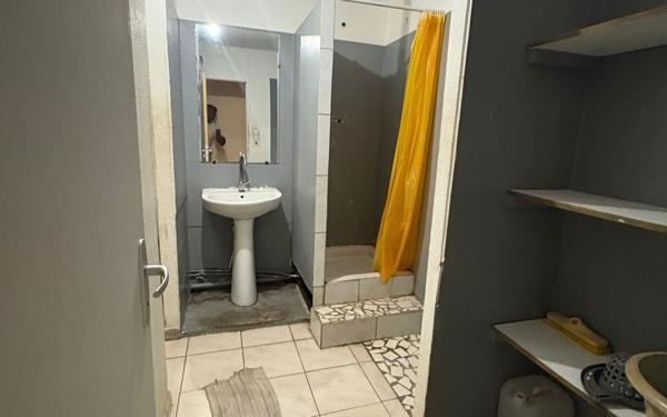 Appartement à vendre    5 pièces • 68 m2 Pointe-à-Pitre