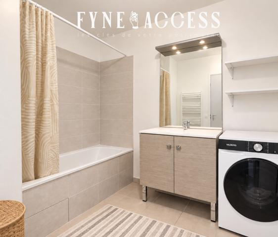 PORTES DE LYON - GARAGE - APPARTEMENT T3 - TERRASSE - JARDIN - RÉSIDENCE MODERNE ET SECURISEE - TRAMWAY - BUS - MÉTRO - GARE - A6 - A7 - ROCADE EST , Venissieux