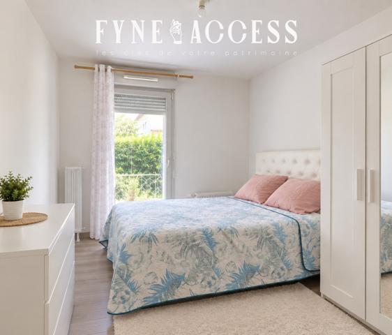 PORTES DE LYON - GARAGE - APPARTEMENT T3 - TERRASSE - JARDIN - RÉSIDENCE MODERNE ET SECURISEE - TRAMWAY - BUS - MÉTRO - GARE - A6 - A7 - ROCADE EST , Venissieux