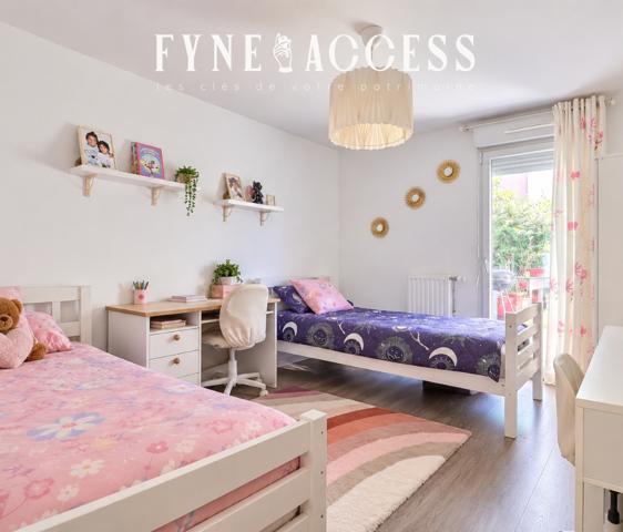 PORTES DE LYON - GARAGE - APPARTEMENT T3 - TERRASSE - JARDIN - RÉSIDENCE MODERNE ET SECURISEE - TRAMWAY - BUS - MÉTRO - GARE - A6 - A7 - ROCADE EST , Venissieux