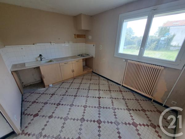 Maison à vendre  6 pièces - 92,78 m2 CHATILLON SUR THOUET - 79