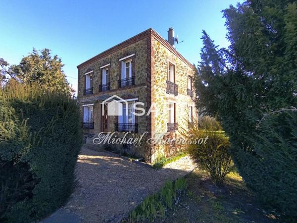 VILLIERS-LE-BEL – Maison meulière de caractère avec fort potentiel