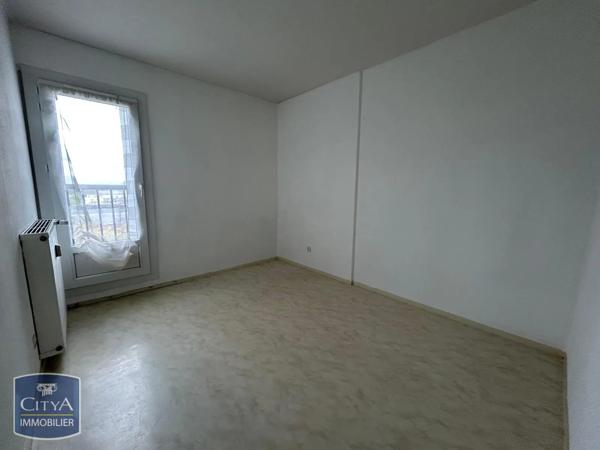 Appartement à louer 3 pièces 75.16m² Angoulême (16000)