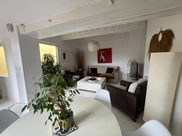 Vente                                                      Immeuble
                        
                     21 pièces                      375 m2                     à Perpignan