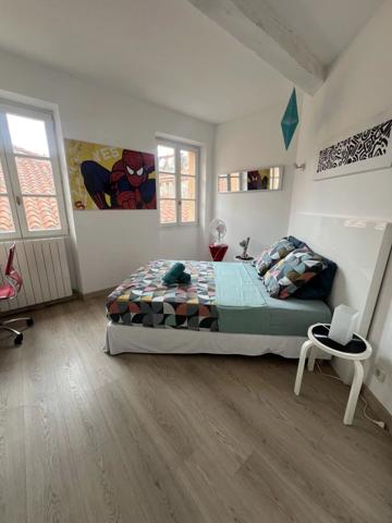 Vente                                                      Immeuble
                        
                     21 pièces                      375 m2                     à Perpignan