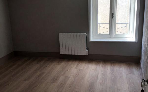 Immeuble à vendre    6 pièces •  Saint-Symphorien-d'Ozon