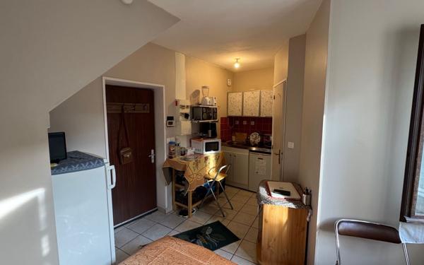 Immeuble à vendre    6 pièces •  Saint-Symphorien-d'Ozon