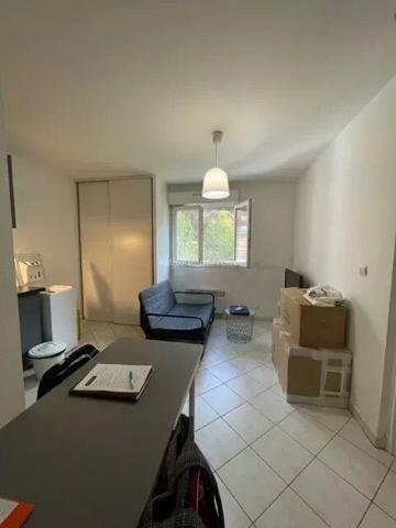 Location                                                      Appartement
                        
                     2 pièces                      31 m2                     à Martigues