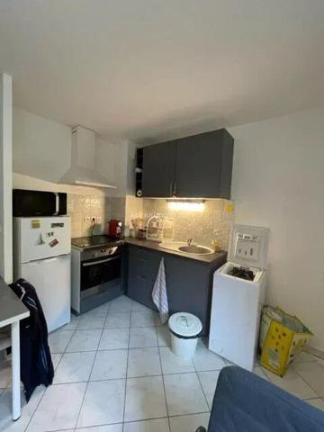 Location                                                      Appartement
                        
                     2 pièces                      31 m2                     à Martigues
