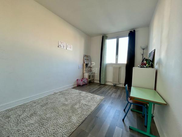 Appartement Carrieres Sous Poissy 5 pièce(s) 89 m2 244 000 € **  - Référence  8998