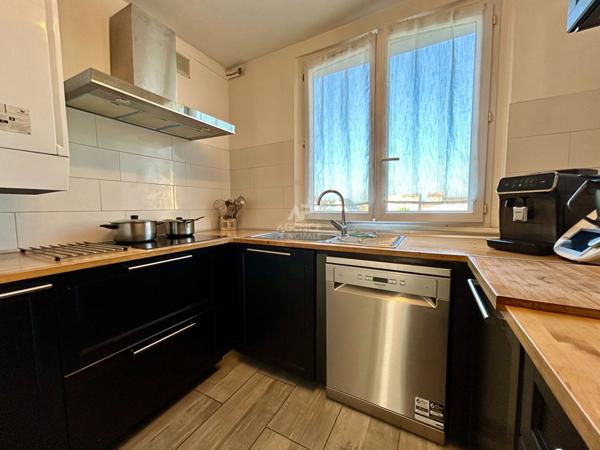 Appartement Carrieres Sous Poissy 5 pièce(s) 89 m2 244 000 € **  - Référence  8998