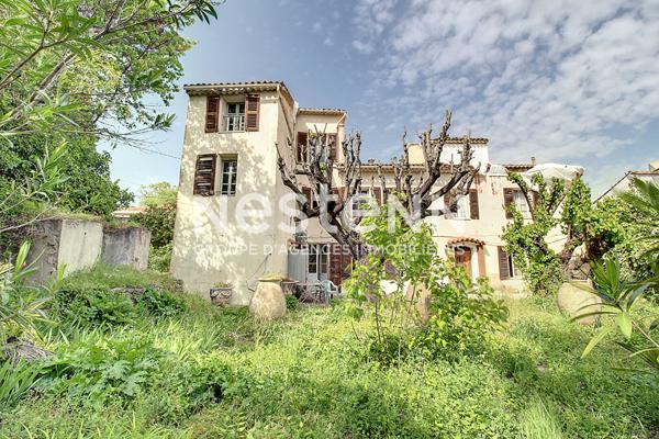 A VENDRE en EXCLUSIVITE à DRAGUIGNAN - Maison 10 pièces 202 m² sur un terrain de 1585 m²