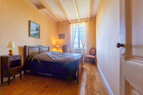 Maison charentaise 327 m² ! Crist390793