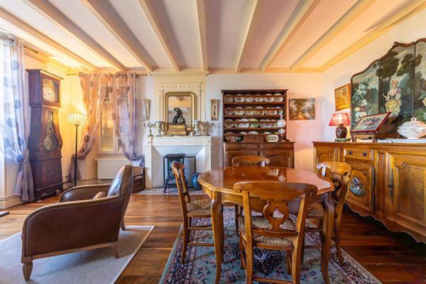 Maison charentaise 327 m² ! Crist390793