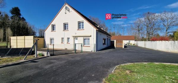 Maison  310 m² - 11 pièces dont 9 chambres - terrain 2561m² Noyers Sur Cher