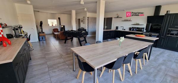 Maison  310 m² - 11 pièces dont 9 chambres - terrain 2561m² Noyers Sur Cher