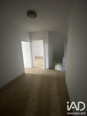 Location appartement 4 pièces 80 m² Saint-Cyr
