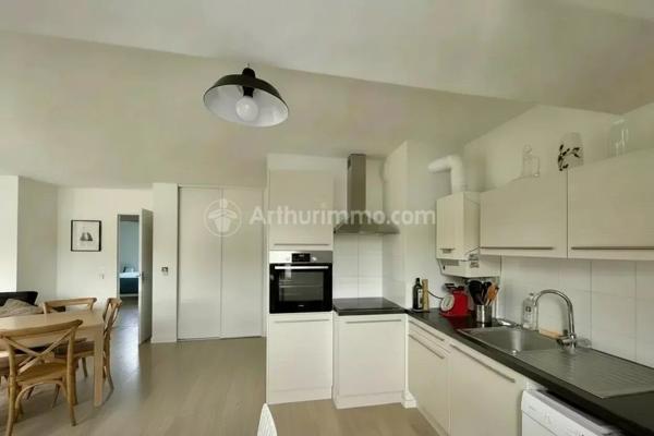 Vente                                                      Appartement
                        
                     3 pièces                      62 m2                     à Saint-Avertin