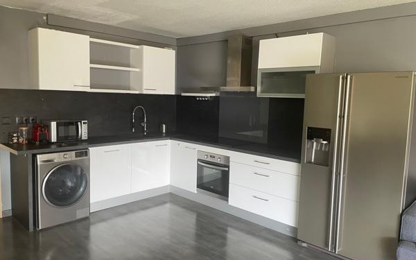 Appartement à louer    3 pièces • 74,99 m2 Marseille 9
