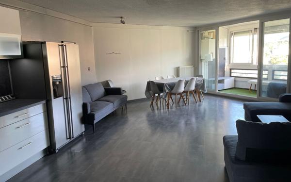 Appartement à louer    3 pièces • 74,99 m2 Marseille 9
