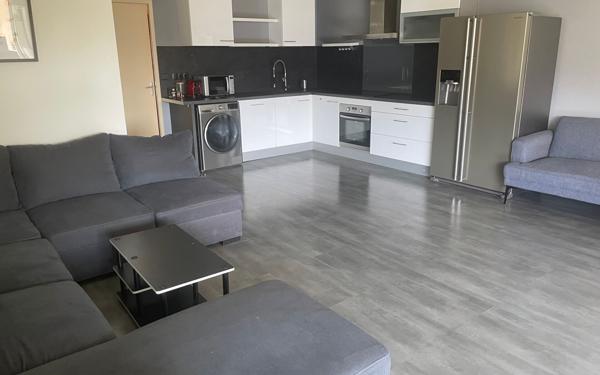 Appartement à louer    3 pièces • 74,99 m2 Marseille 9