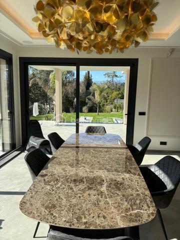 Maison traditionnelle de 318 m²