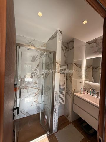 Maison traditionnelle de 318 m²
