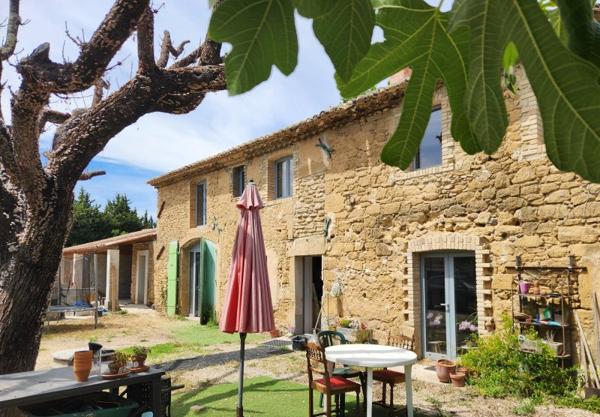 Vente / Maison en pierre à Sérignan-du-Comtat (84830)