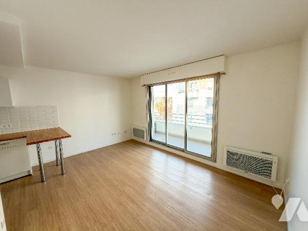 STUDIO avec terrasse, place de stationnement et cave
Métro Billancourt, avenue Emile Zola