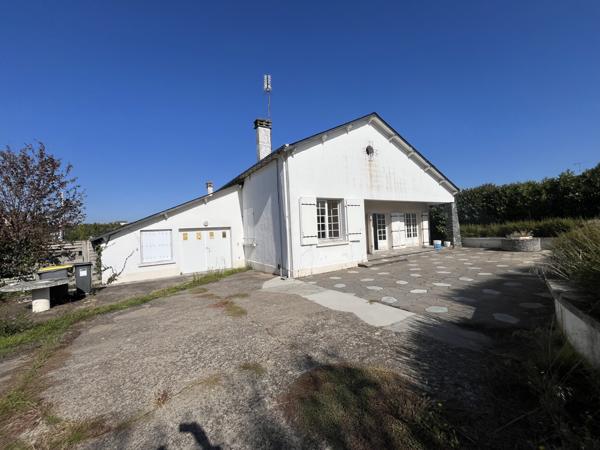 Saint-Jean-de-Thouars (79100) ref 96162 SAINT JEAN DE THOUARS Maison de plain pied de 100 m2 type 4 sur terrain de 1540m2