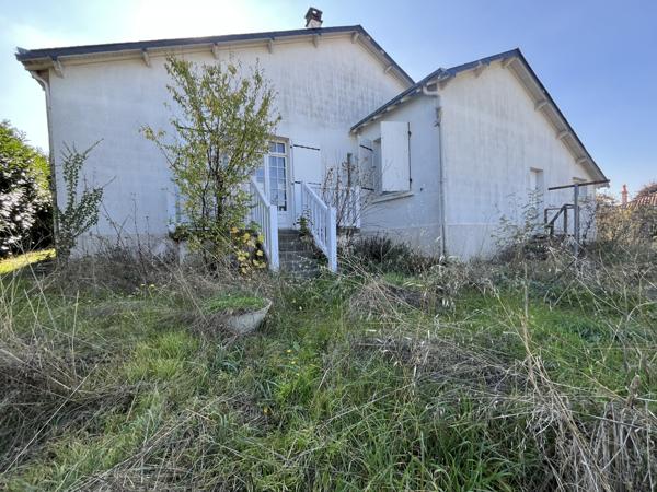 Saint-Jean-de-Thouars (79100) ref 96162 SAINT JEAN DE THOUARS Maison de plain pied de 100 m2 type 4 sur terrain de 1540m2