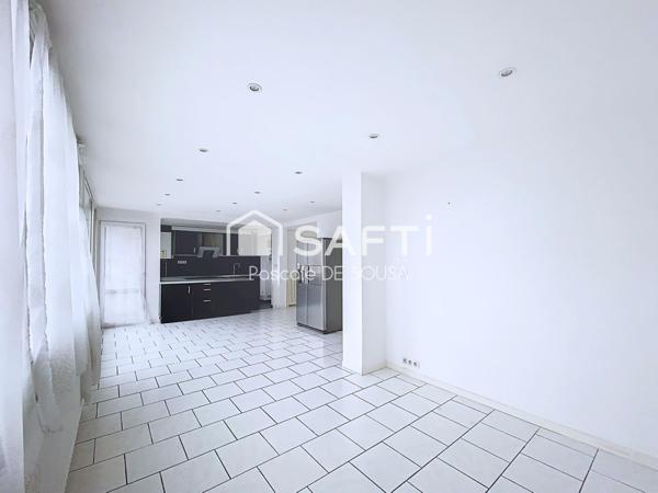 4 pièces en dernier étage, très bon état, lumineux