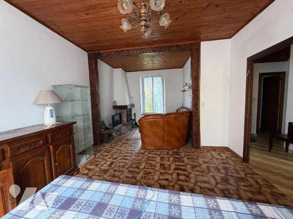 Maison à Vendre à Guerlesquin (29650) en Finistère (29)

Nous vous présentons une maison d'un...