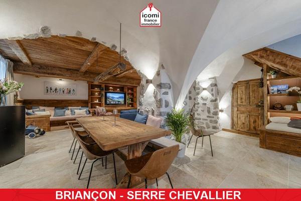 A VENDRE - PIED DE CHALET EN DUPLEX PRET A VIVRE DANS MAISON DE PAYS REHABILITEE EN 2026 • JARDIN PRIVATIF • 3/4 STATIONNEMENTS • DPE A/B • RARE