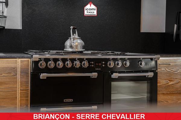 A VENDRE - PIED DE CHALET EN DUPLEX PRET A VIVRE DANS MAISON DE PAYS REHABILITEE EN 2026 • JARDIN PRIVATIF • 3/4 STATIONNEMENTS • DPE A/B • RARE