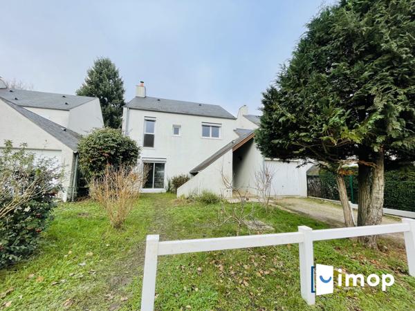 Maison avec extérieur