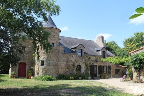 COUERON - PROPRIETE EN PIERRES AVEC DEPENDANCES SUR 1.6 ha