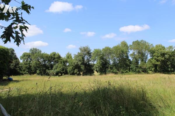 COUERON - PROPRIETE EN PIERRES AVEC DEPENDANCES SUR 1.6 ha